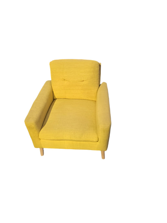 Sapphtopaz Accent Chair With Tufted Upholstery